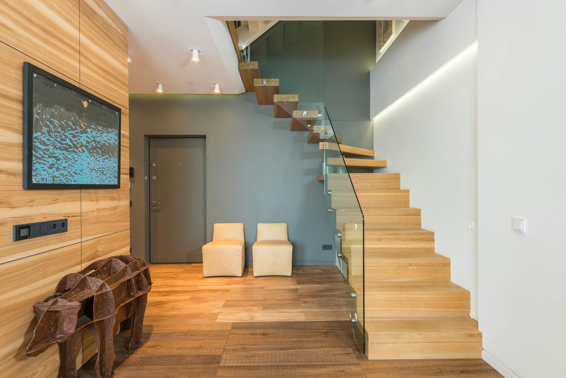 modern-mansion-hallway-with-wooden-staircase