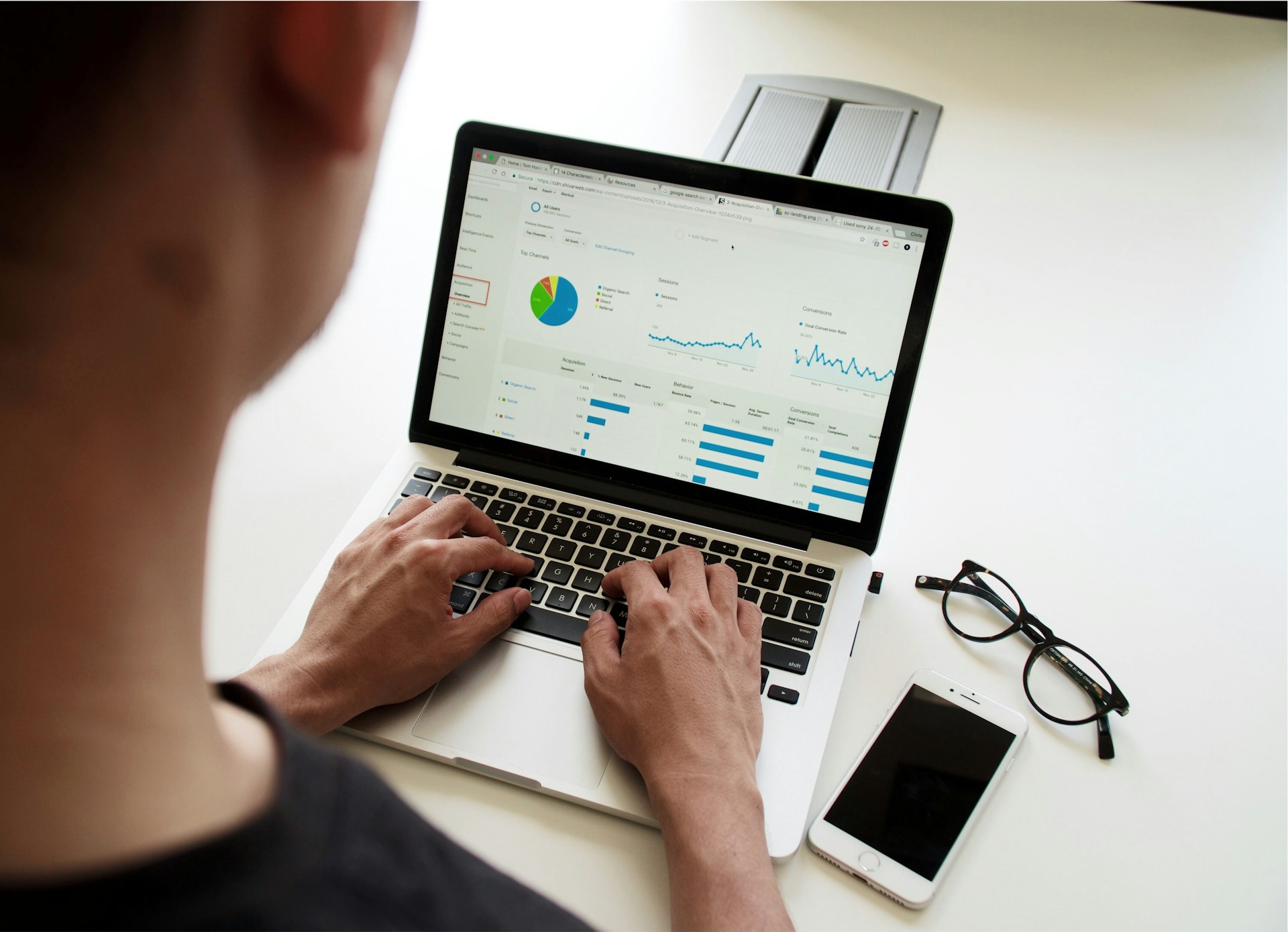 person-using-macbook-pro