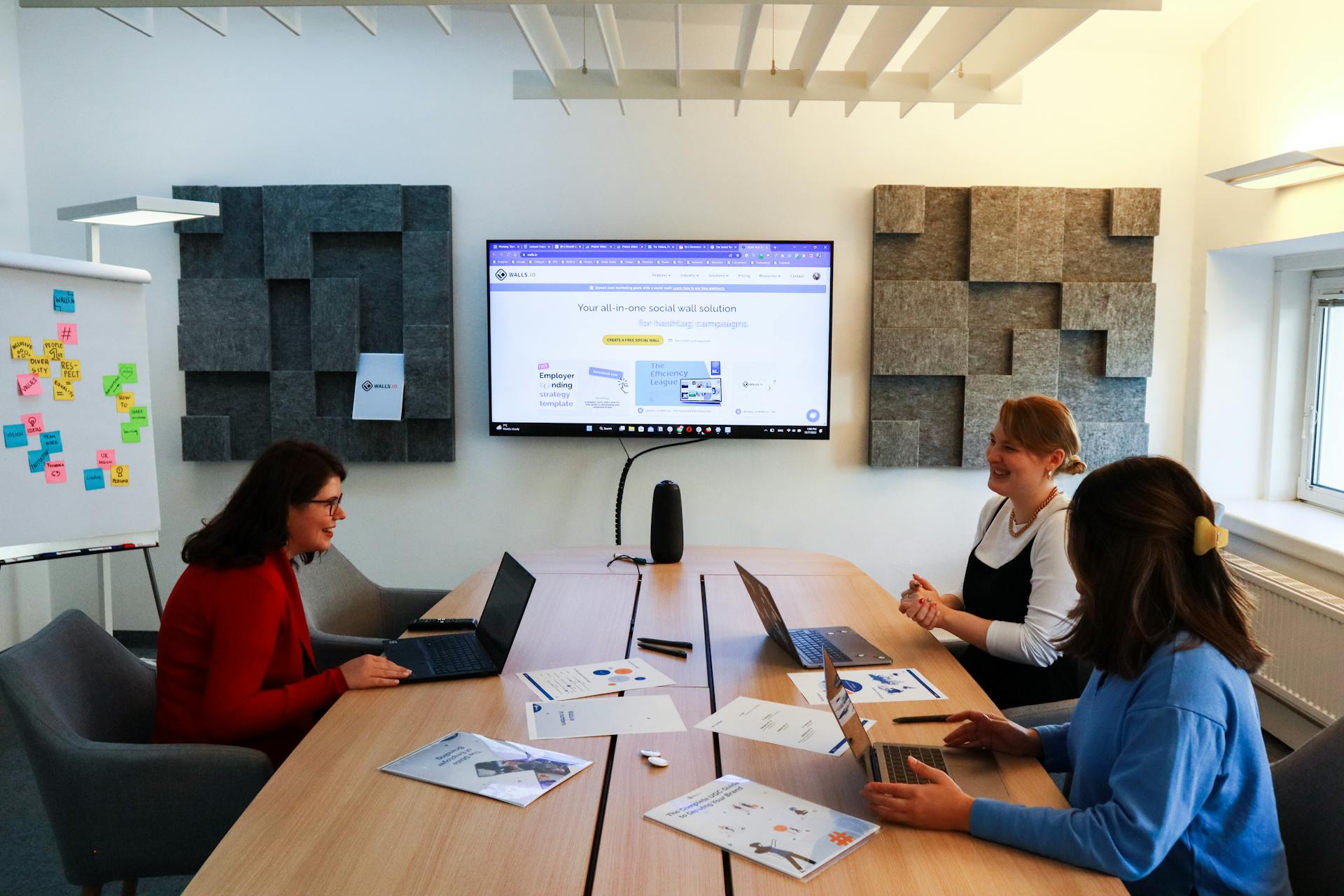 marketing-team-during-a-meeting